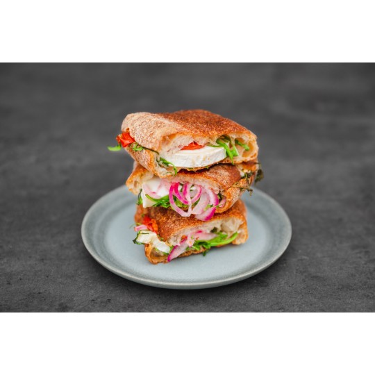 Pane Toscano Chèvre och semitorkad tomat | Panini Internazionale